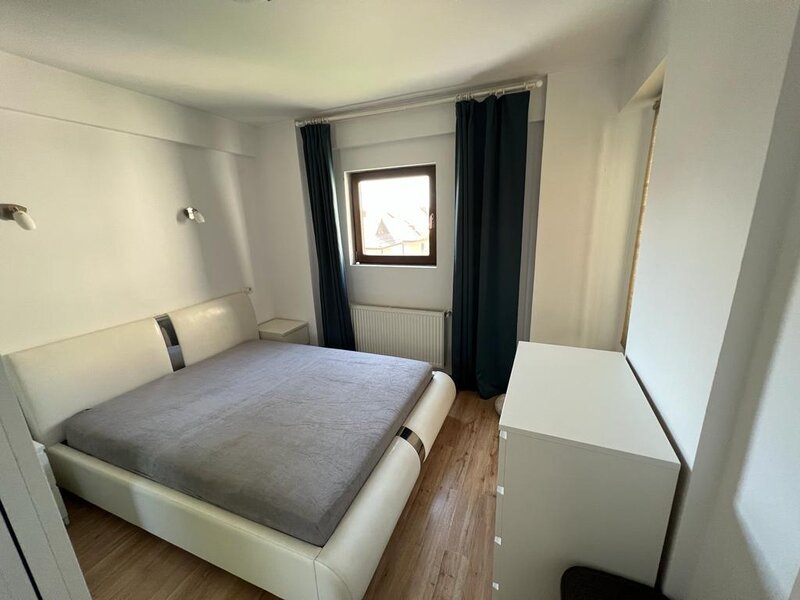 Decebal- adiacent, 2 camere bloc 2012