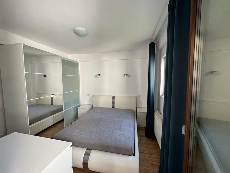 Decebal- adiacent, 2 camere bloc 2012