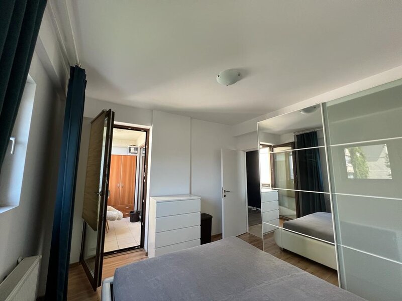 Decebal- adiacent, 2 camere bloc 2012