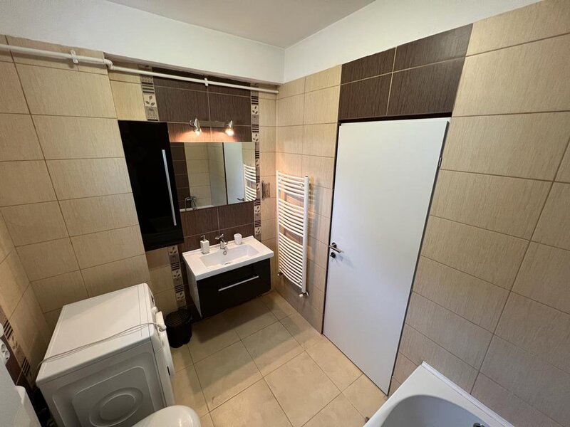 Decebal- adiacent, 2 camere bloc 2012